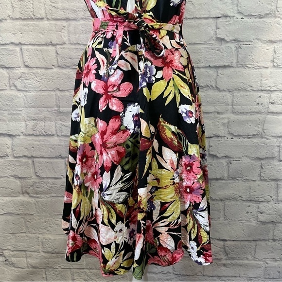 OWIN Floral Botanical Spring Garden Print Swing Dress Size Medium - Picture 7 of 9